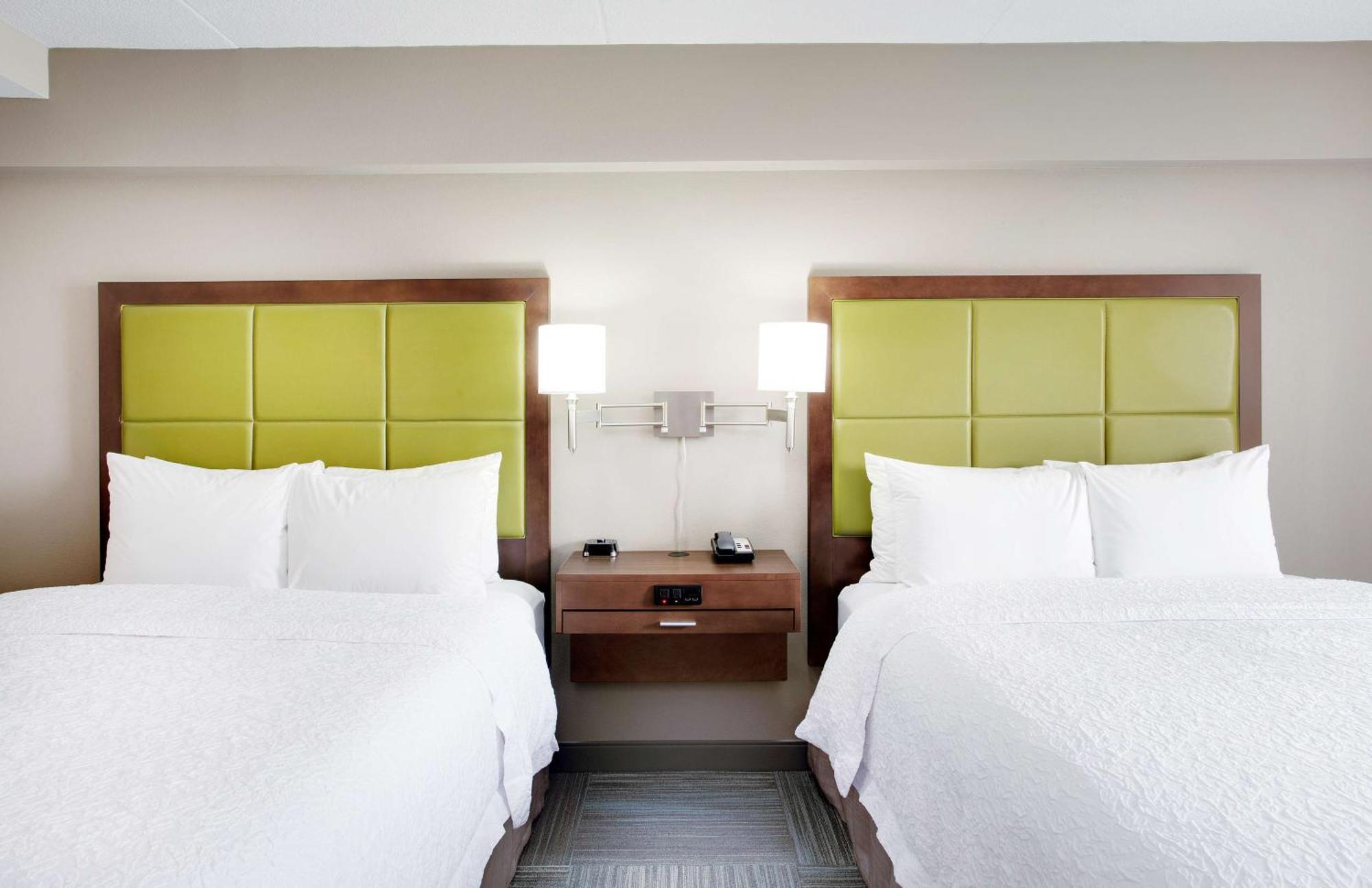 Hampton Inn Lancaster Fertility Bagian luar foto
