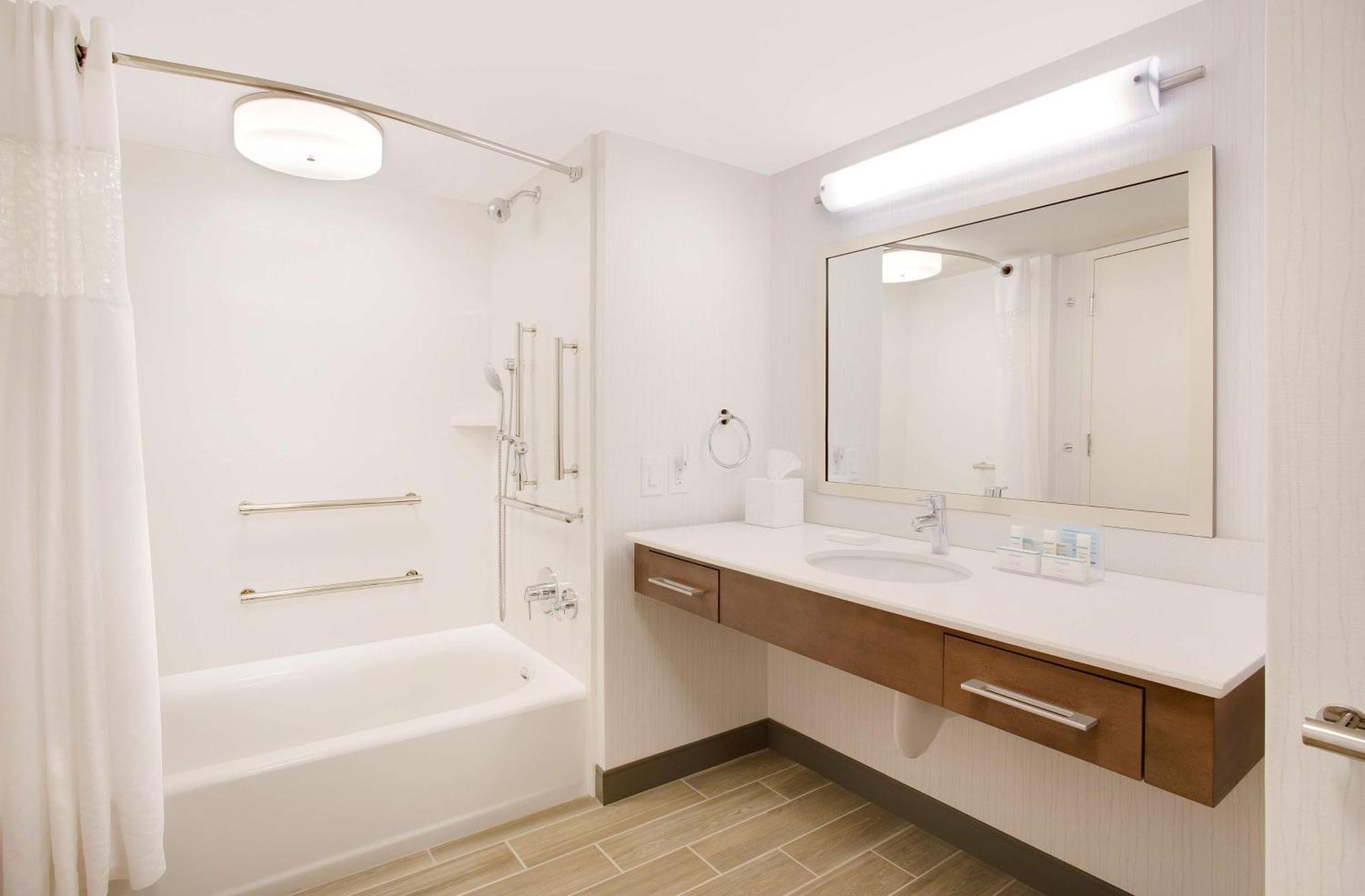 Hampton Inn Lancaster Fertility Bagian luar foto
