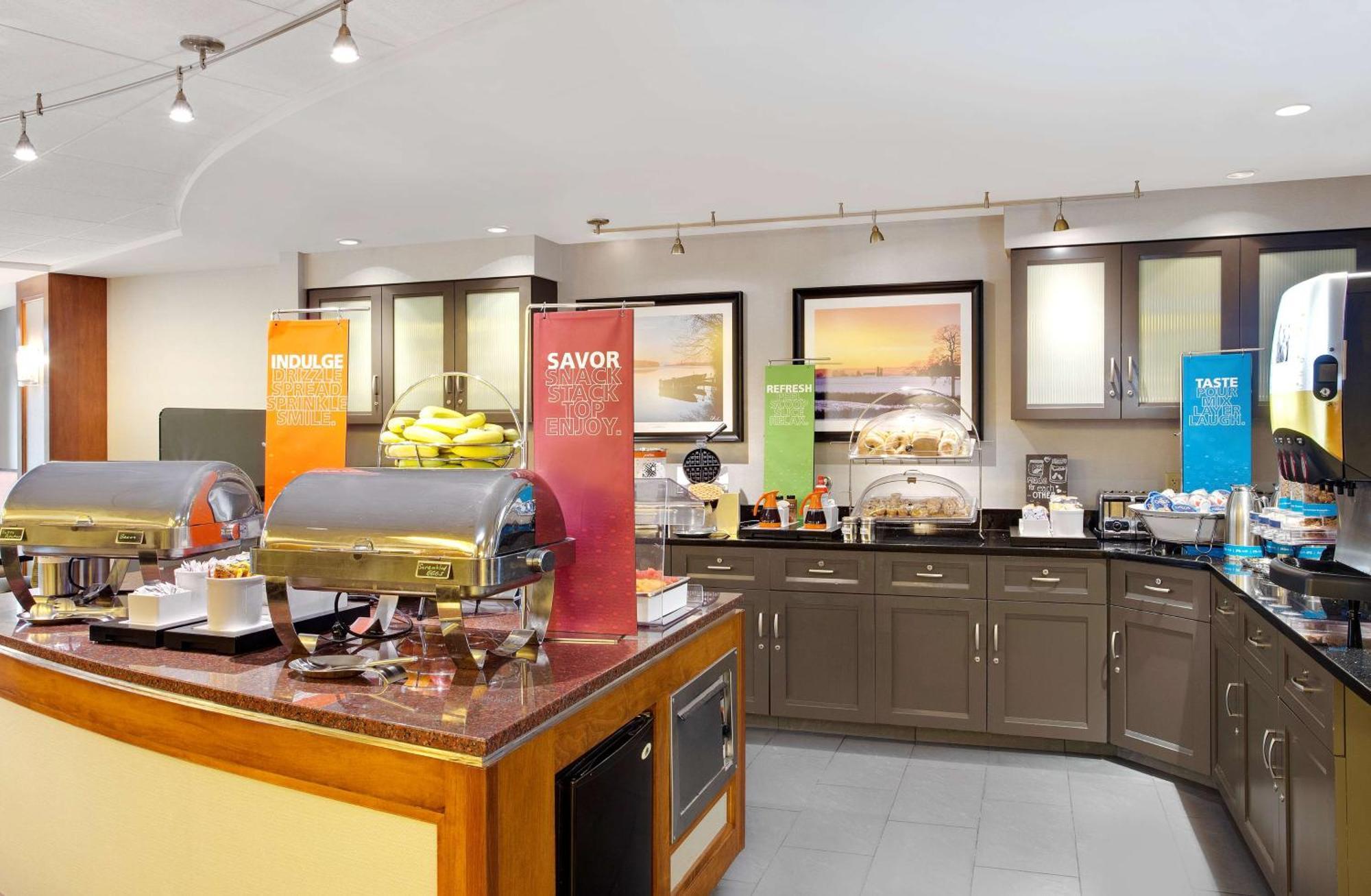 Hampton Inn Lancaster Fertility Bagian luar foto