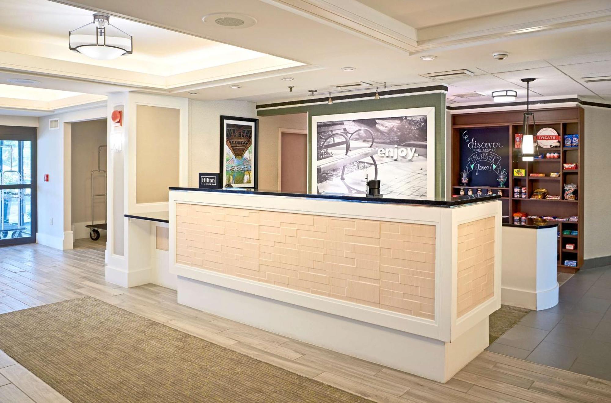 Hampton Inn Lancaster Fertility Bagian luar foto