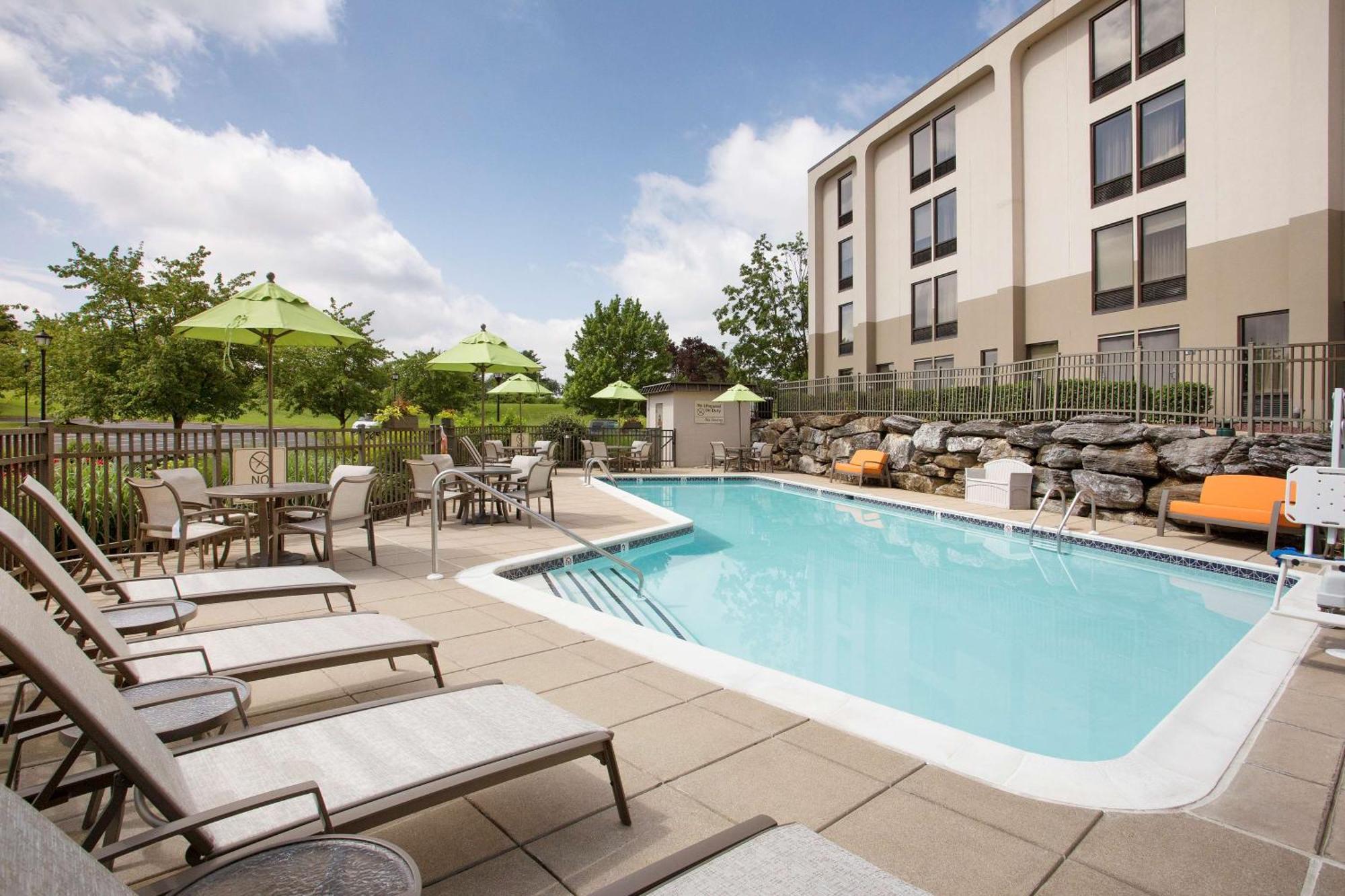 Hampton Inn Lancaster Fertility Bagian luar foto