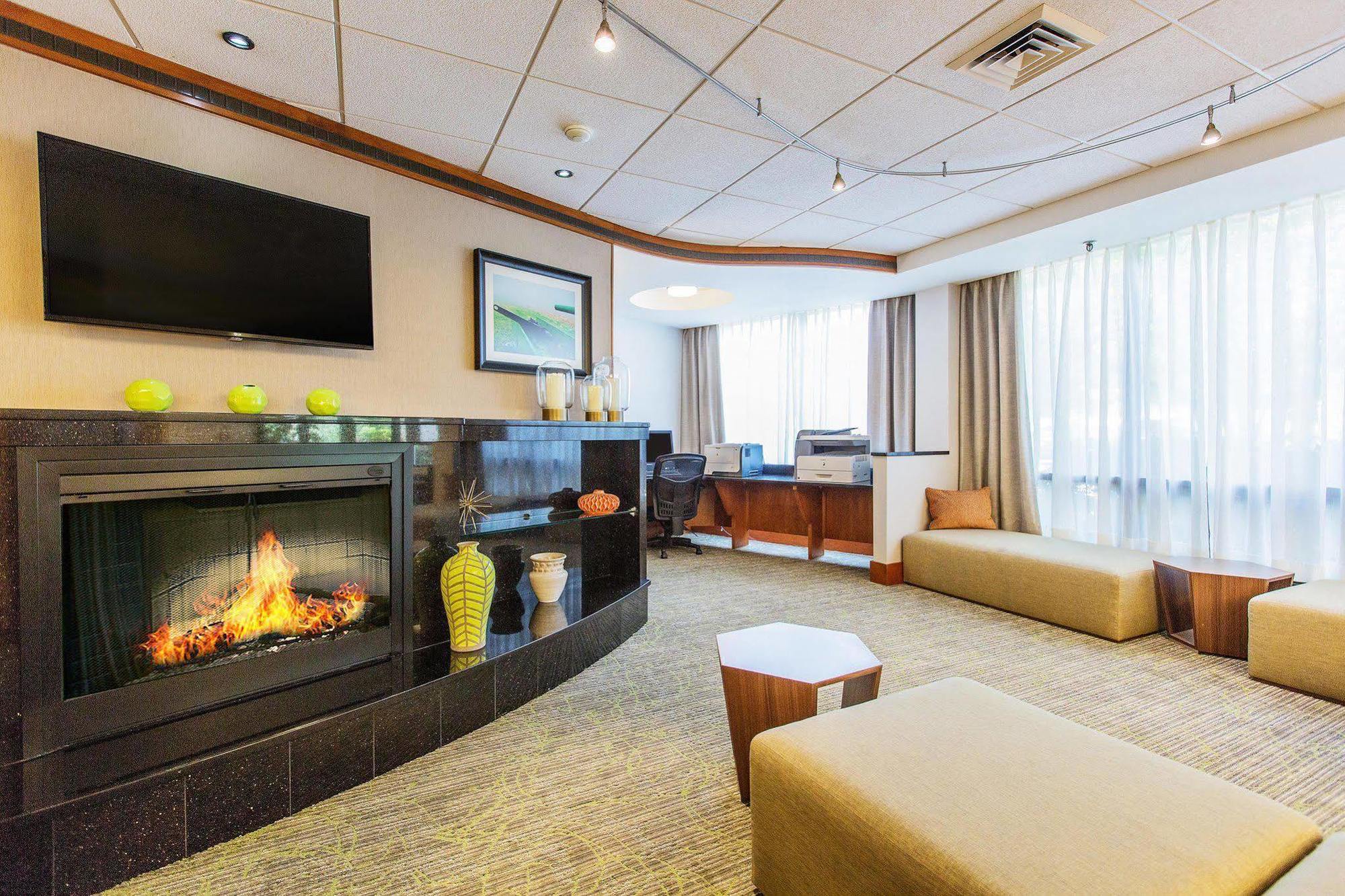 Hampton Inn Lancaster Fertility Bagian luar foto